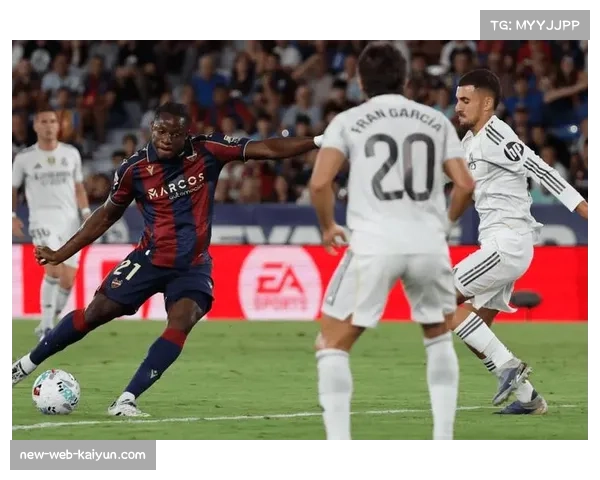 莱万特跑位衔接更趋流畅 终结选择合理不再盲目出手